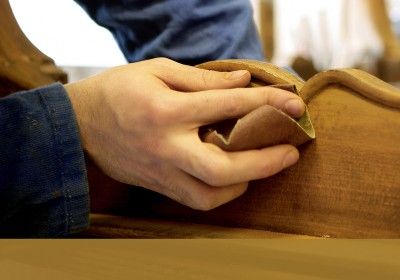 Como restaurar um mvel de madeira