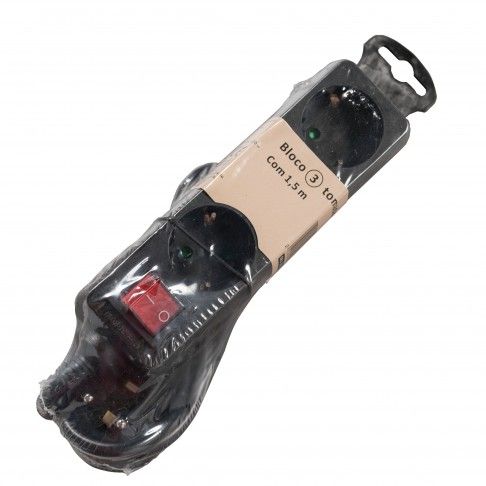 Bloco 3 Tomadas Com Interruptor e Cabo 1.5mx1.5mm Preto Bloco 3 Tomadas Com Interruptor e Cabo 1.5mx1.5mm Preto